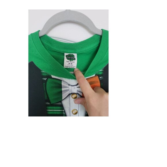 Men's LUCKY Leprechaun Irish Green Vest & Bow Tie Graphic T-Shirt MEDIUM BNWT - Picture 5 of 5